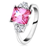Błyszczący pierścionek w srebrnym odcieniu, prostokątna cyrkonia różowego koloru - Rozmiar : 59